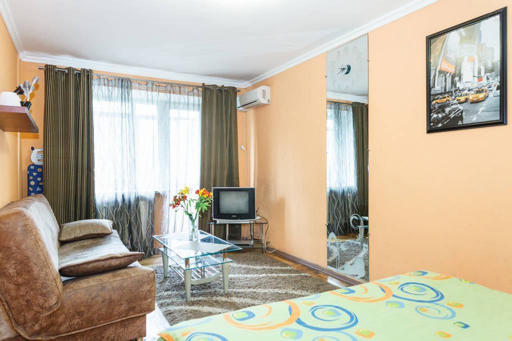 Apartment On Sobornyi Avenue 143 Near Intourist Hotel Zaporizhia Exteriér fotografie